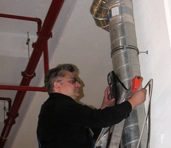 монтаж вентиляционных систем. монтаж вентиляции. ремонтные работы вентиляции. монтаж вентиляции и кондиционирования. монтажник вентиляции.