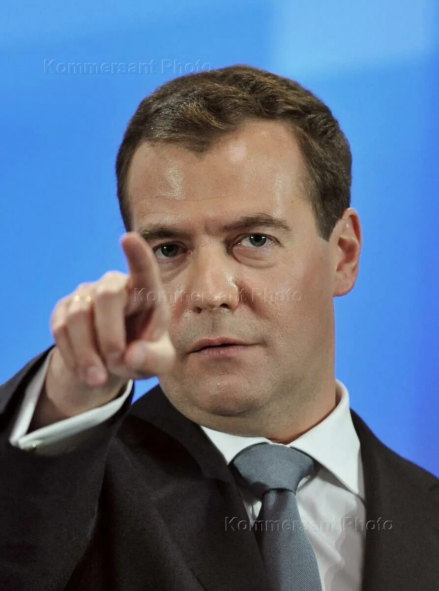 Медведев во френче. Сколково Медведев. Медведев в прошлом. Медведев во френче фото.