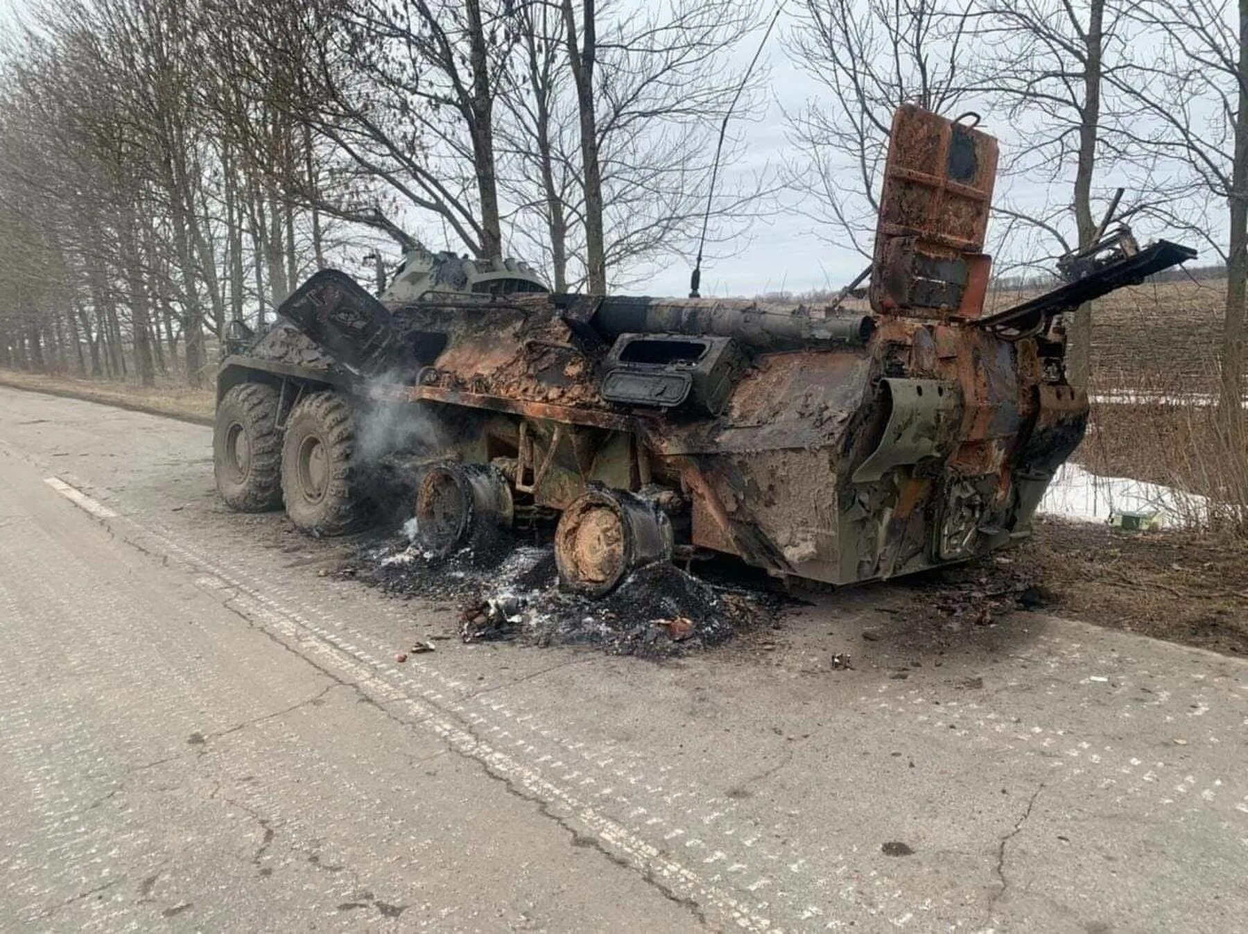 Под сумами. Подбитый танк ВСУ "на Москву".