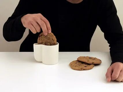 Макать сухарь в чай