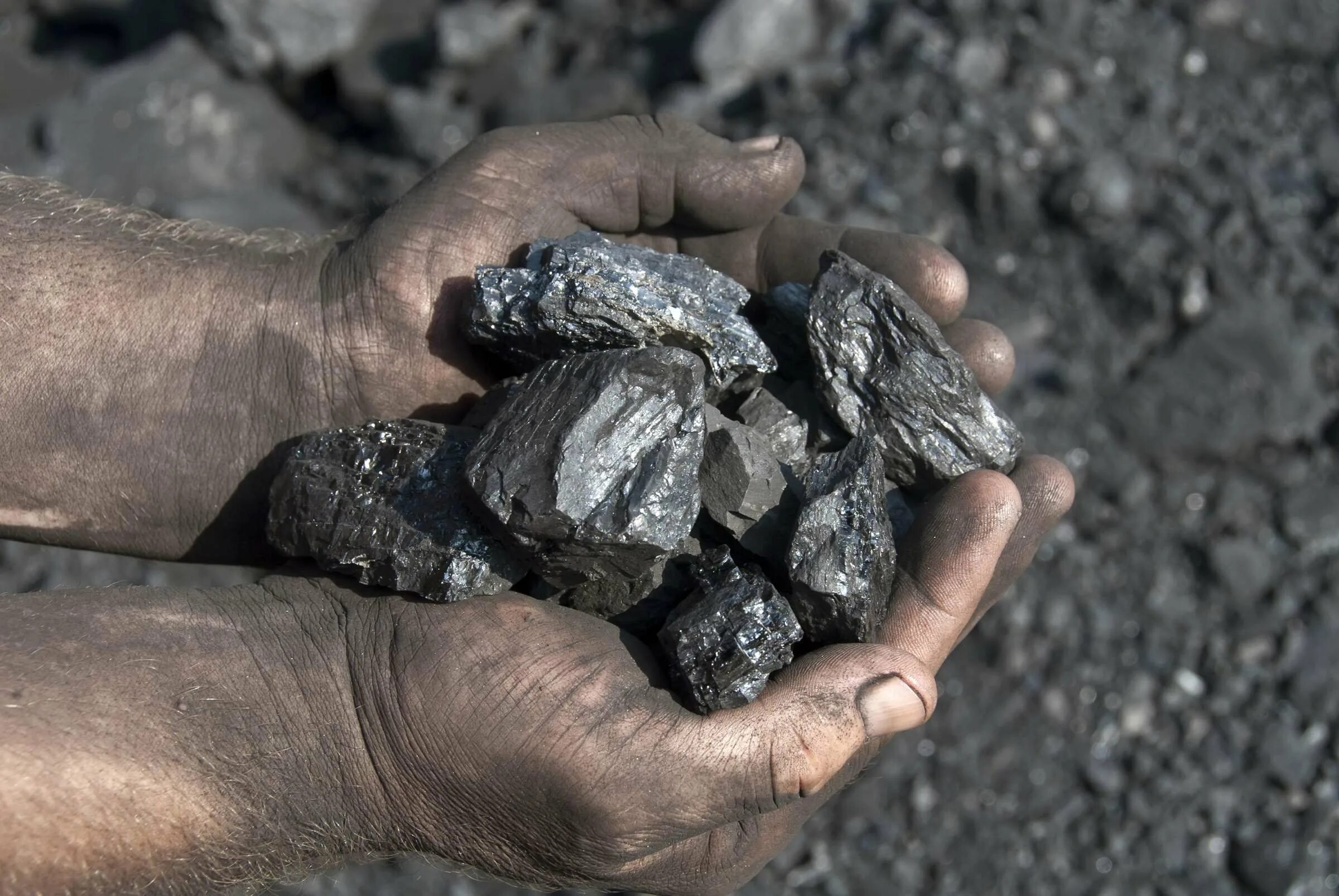 Каменный уголь антрацит. Каменный уголь Кузбасса. Угольная промышленность. Уголь руда. Природные ресурсы видеоурок