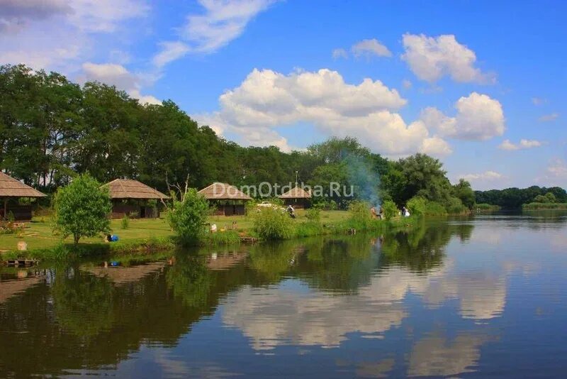 Рыбацкая деревня юрлово. Абинск рыбалка. Платная рыбалка краснодарский край с домиками. Платная рыбалка краснодарский край с домиками. Рыбалка в краснодарском крае.
