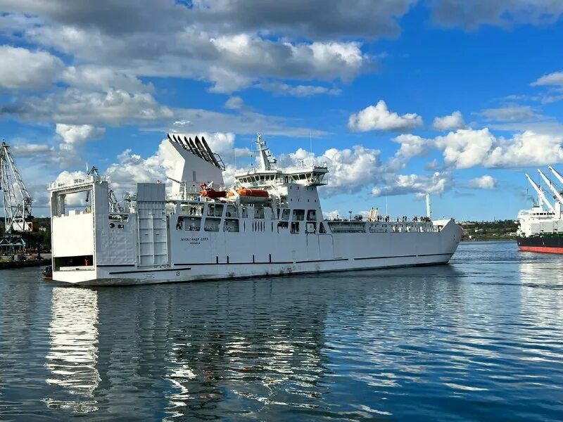 выборгский судостроительный завод ледокол. корабел вакансии в море. агентирование судов. крюинговые компании. траулер надежда строгино.