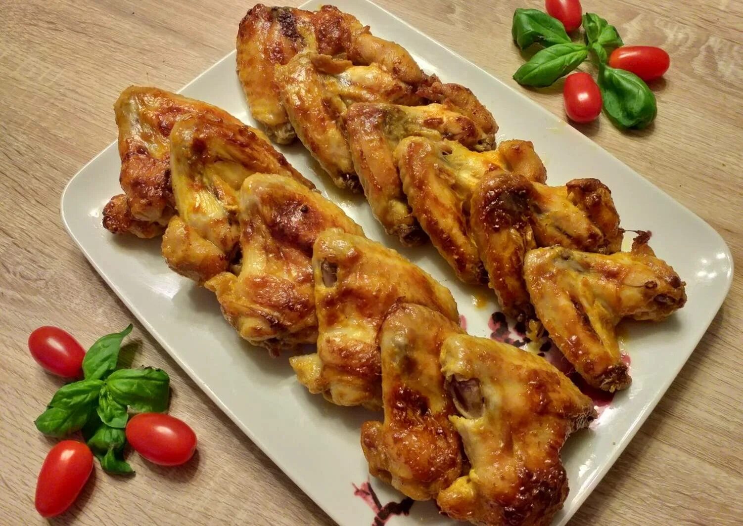 Хрустящие куриные крылышки с картошкой. Куриные крылышки в медово-соевом маринаде. Куриные крылышки с картошкой. Хрустящие куриные крылышки с картошкой. Куриные крылья с картошкой.