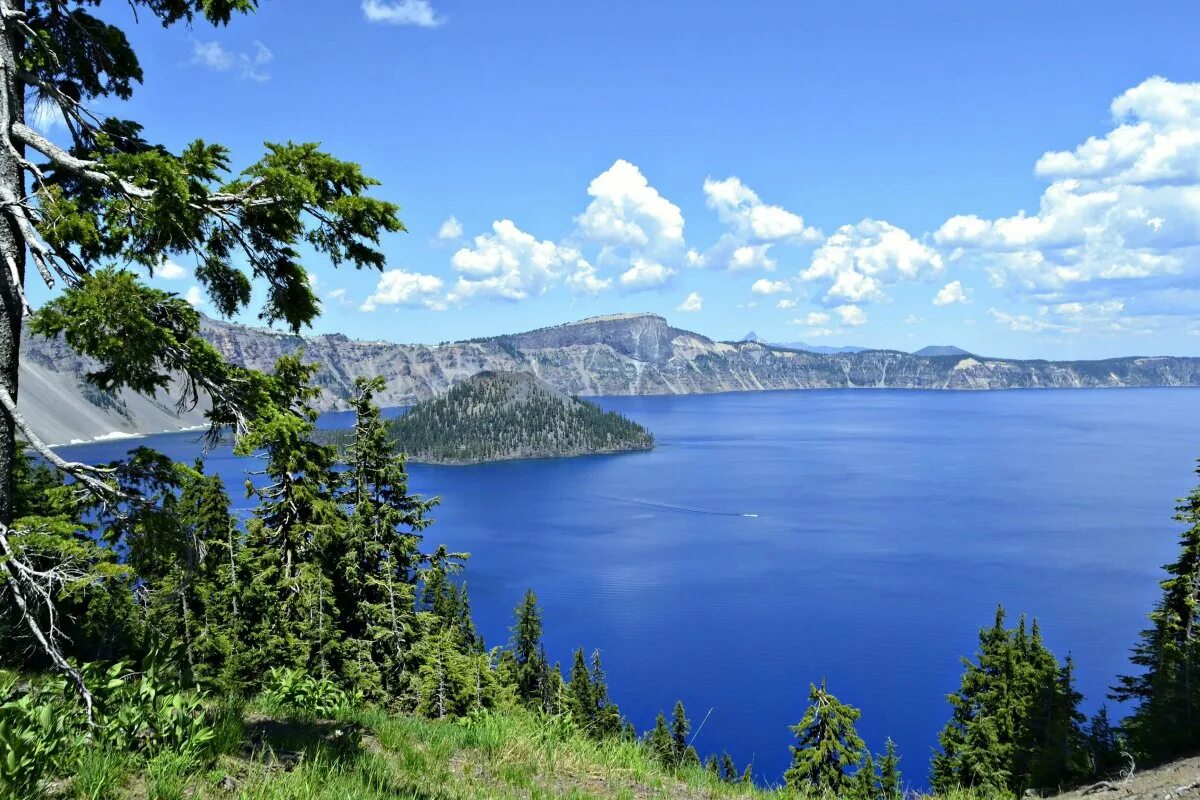 Великое озеро на границе сша и канады. Верхнее озеро (Lake Superior). Канада. Великие озера Северной Америки great Lakes. Озеро Гурон Северная Америка. Великие американские озера озеро верхнее.