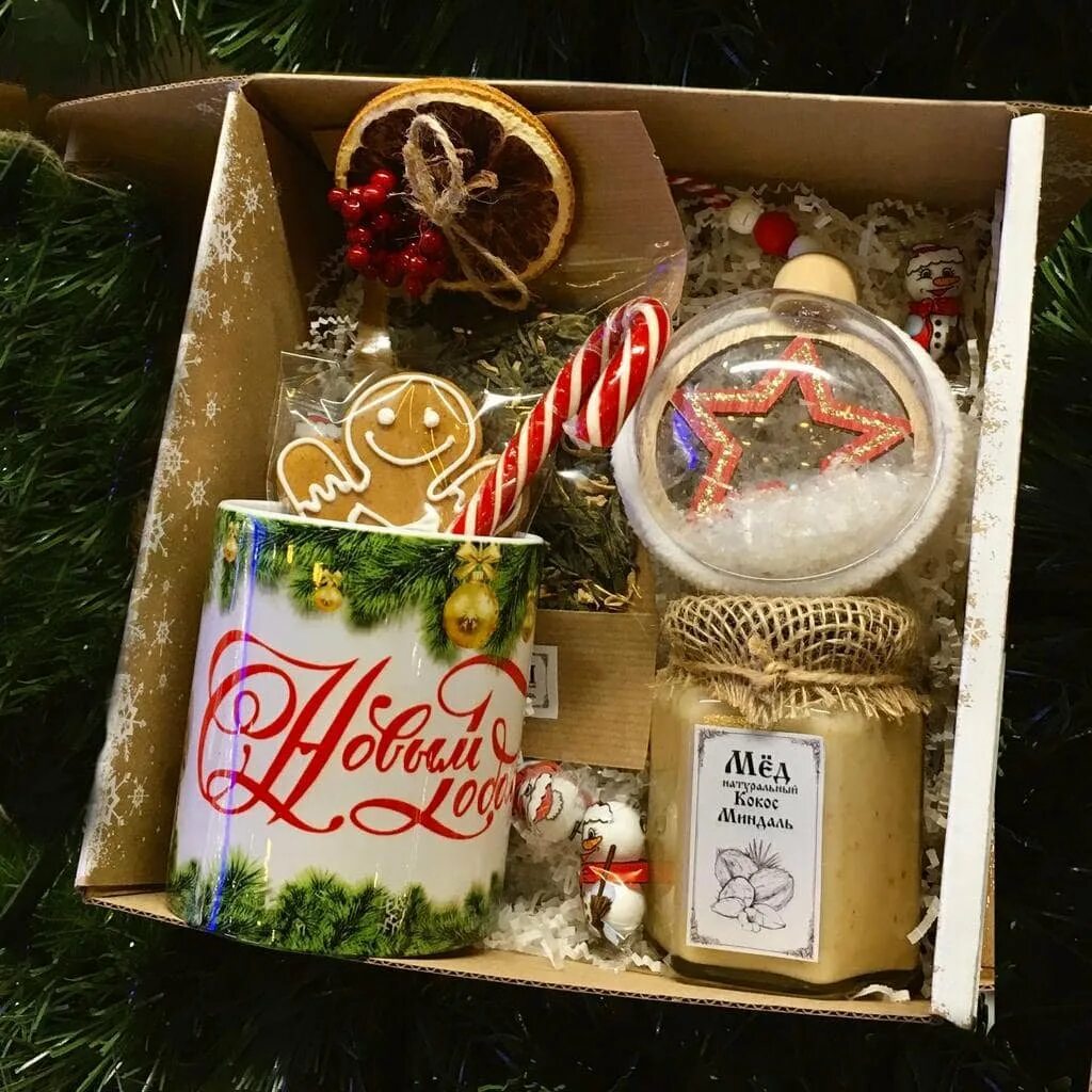 Новогодний набор. Креативный сладкий подарок. Подарочный набор сыну. Подарок папе на др. Подарочные наборы на новый год руководителю.
