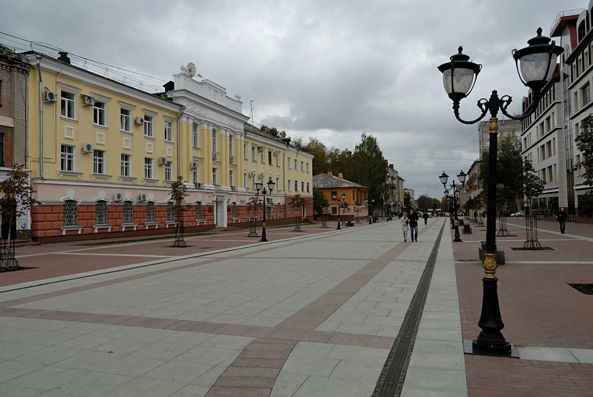 Брянск ул ленина. Бульвар Гагарина Брянск. Бульвар Гагарина 19 Брянск. Брянск центр города. Площадь Гагарина Брянск.