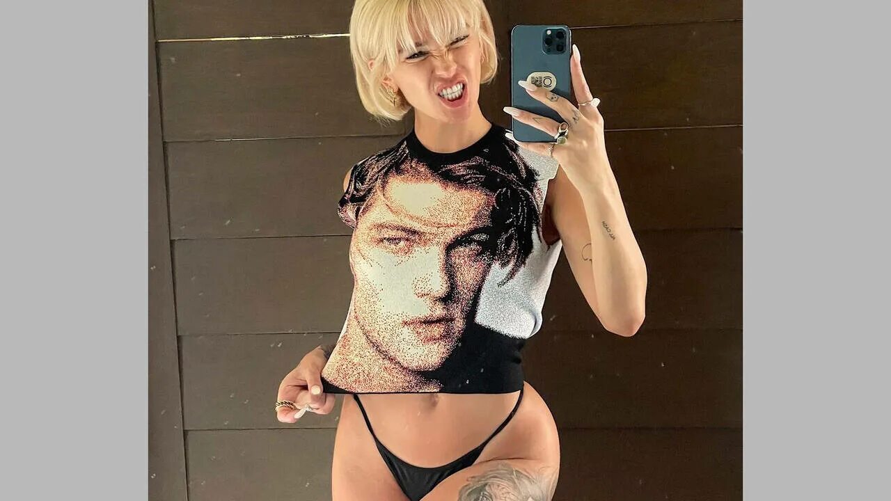 Ивлева слитые фотки. Настя ивлеева 2020. Ивлева слитые фотки. Настя ивлеева в купальнике. Настя ивлеева слив.