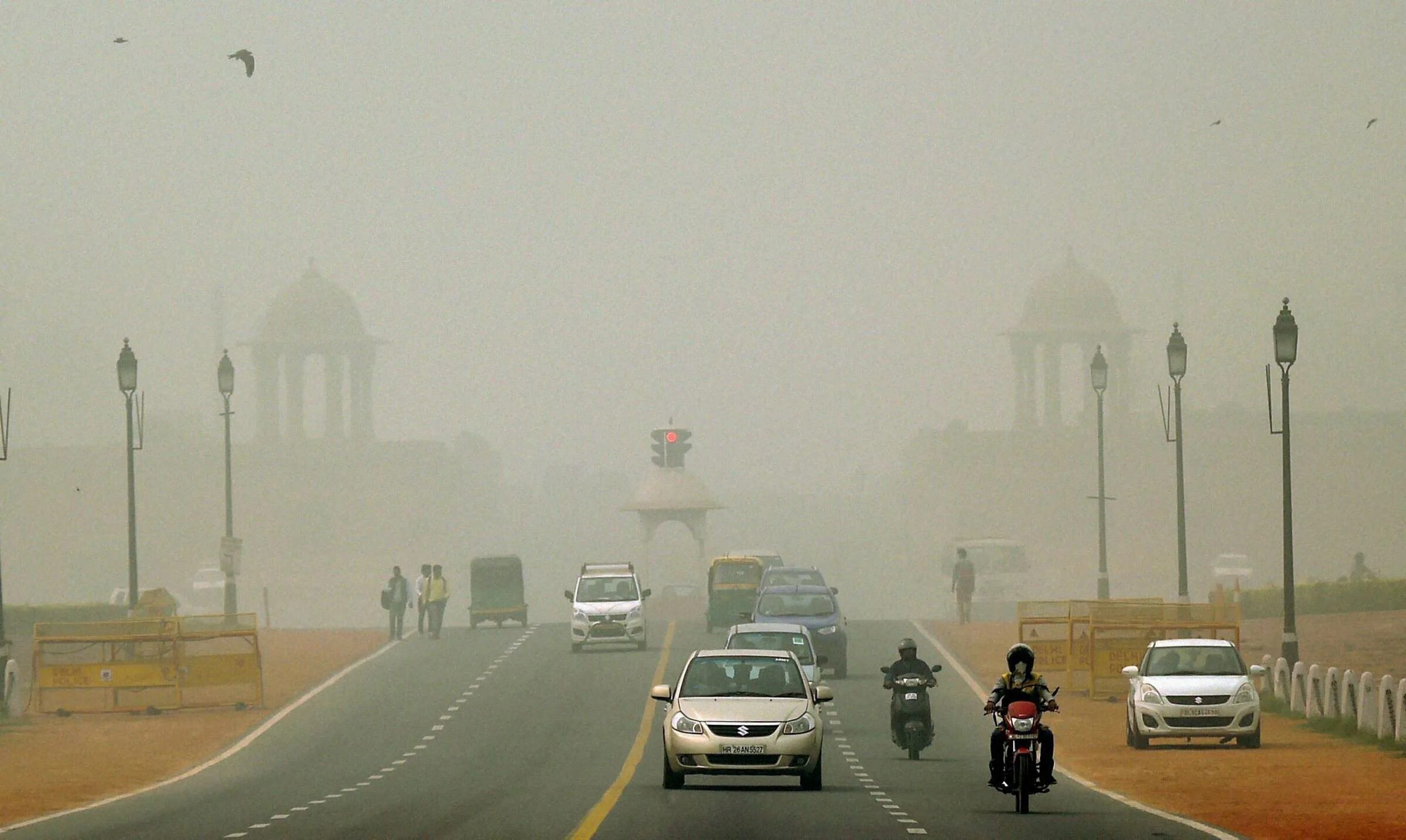 Организация смог год. Смог Лос анджелесского типа. Нью Дели воздух. Air pollution Delhi. Дели Индия загрязнение.