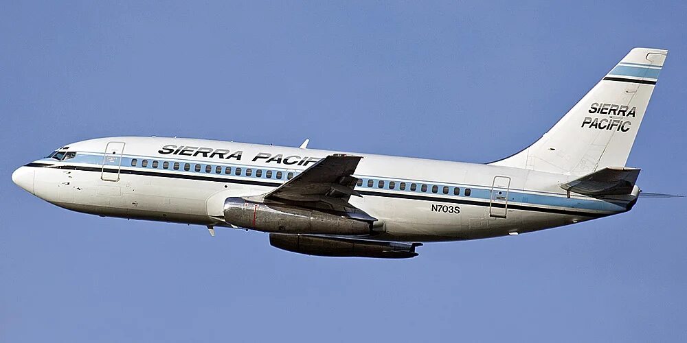 Боинг 737 200. Самолёт Boeing 737-200. B737-100. Боинг 737 100