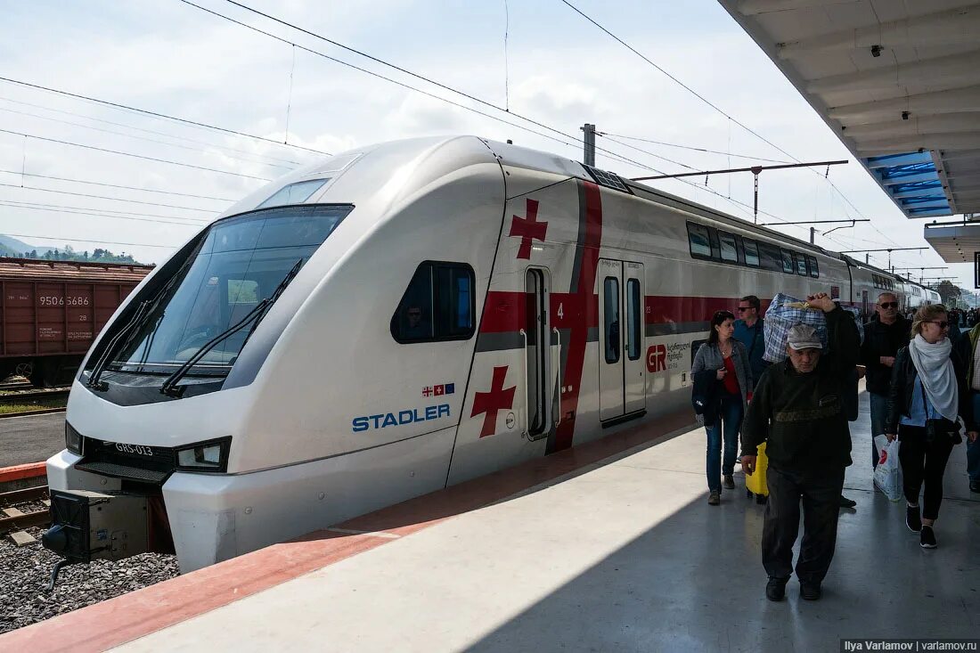 Поезд Тбилиси Батуми. Двухэтажный поезд Тбилиси Батуми. Штадлер Грузия. Stadler поезд Тбилиси Батуми.