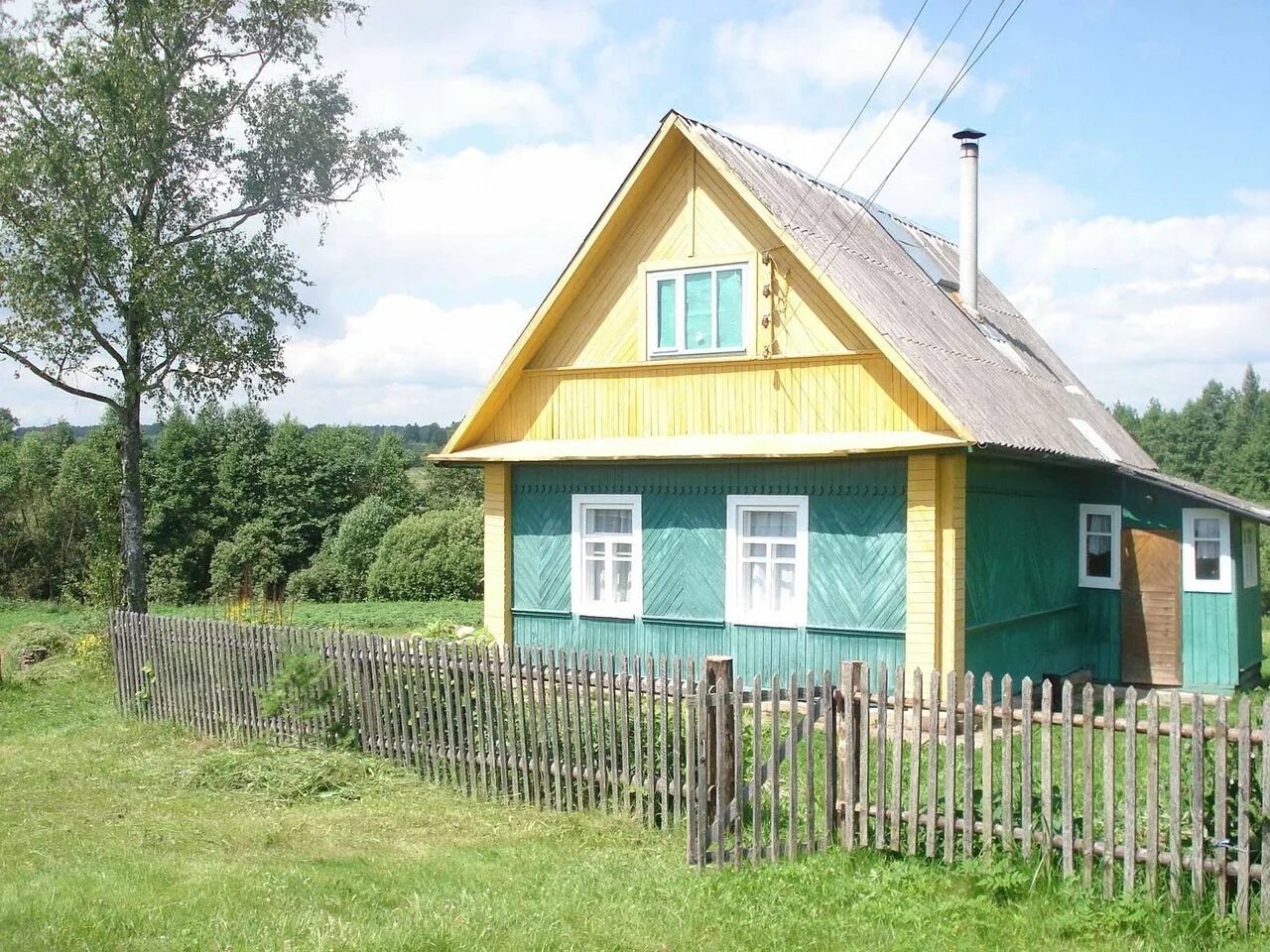 Продается ли дом в деревне. Деревенский дом с участком. Дешевый домик в деревне. Дешевый деревенский дом. Новый дом в деревне.