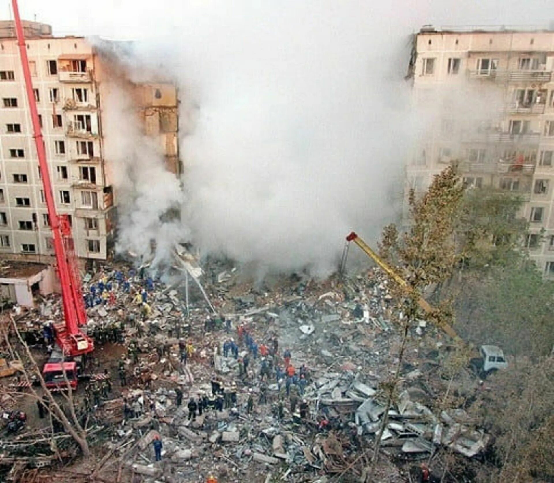 Теракты в москве за последние 10 лет. Взрыв на улице Гурьянова 1999. Взрывы домов в Москве 1999 Волгодонск. Москва улица Гурьянова 1999.