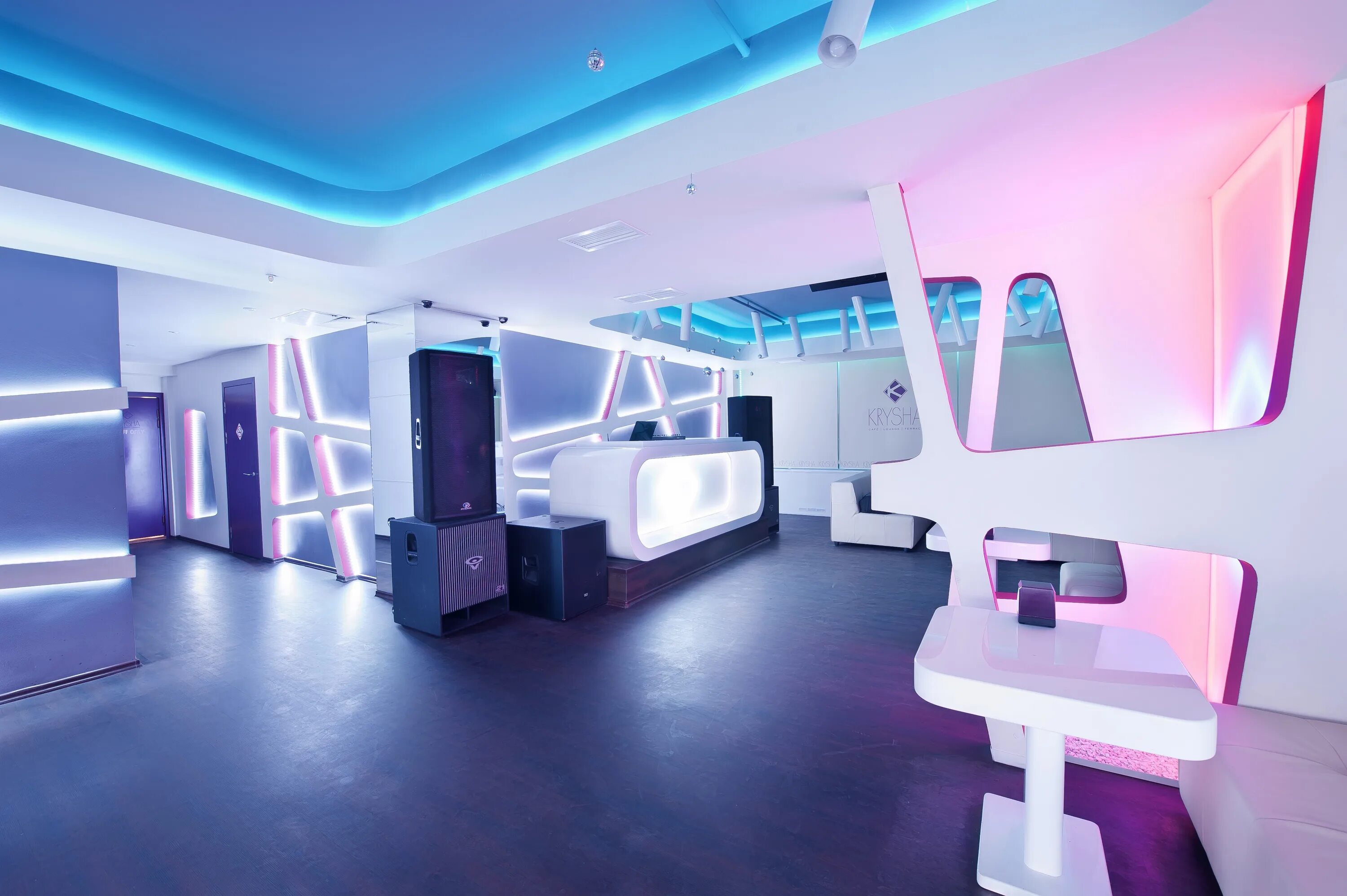 спортклуб edge интерьер. биотехнопарк кольцово архитектура. новосибирск здание прайм хаус. Edge premium fitness. прайм хаус новосибирск.