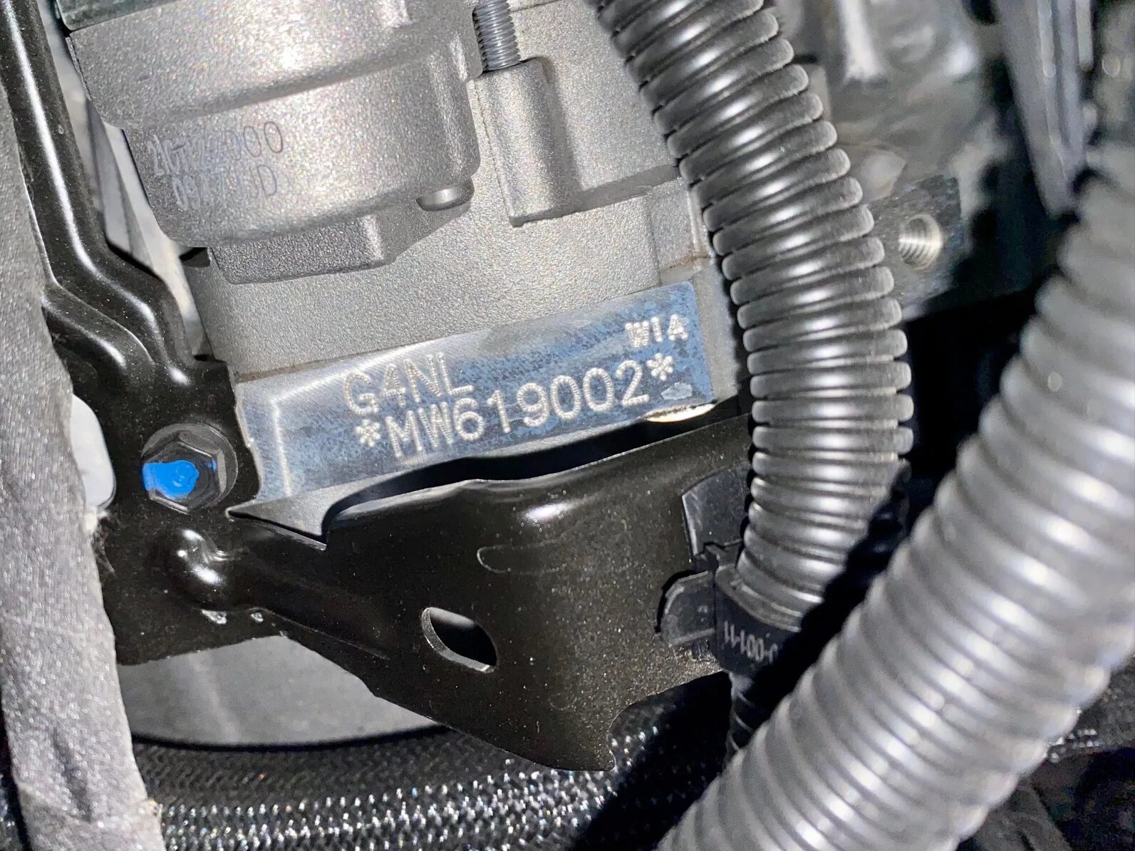 Где находится номер двигателя соната Система зажигания Sirius 2.0L Hyundai Sonata IV (EF), 2,1 л, 2005 года электро
