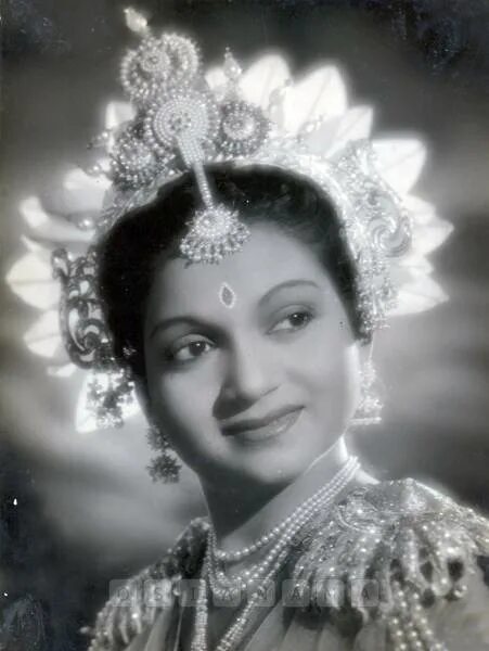 Сколько лет деви. Анджали деви. пратима деви. anjali devi.