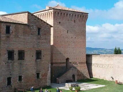 File:Rocca Malatestiana Cesena 2006 08.jpg - Wikimedia Commons