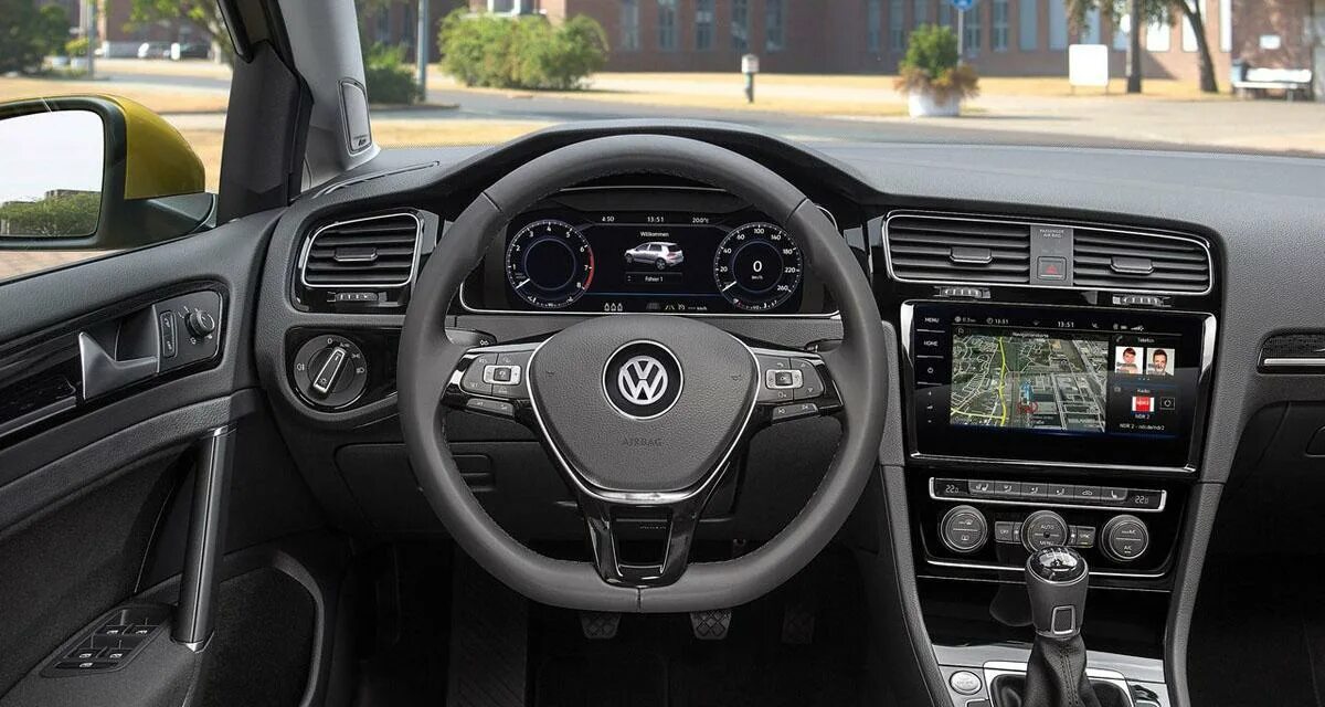 Опции комплектации. Volkswagen Golf 7 Interior. Volkswagen Golf 7 панель. Volkswagen Golf 2014 Interior. Discovery Pro Golf 7.