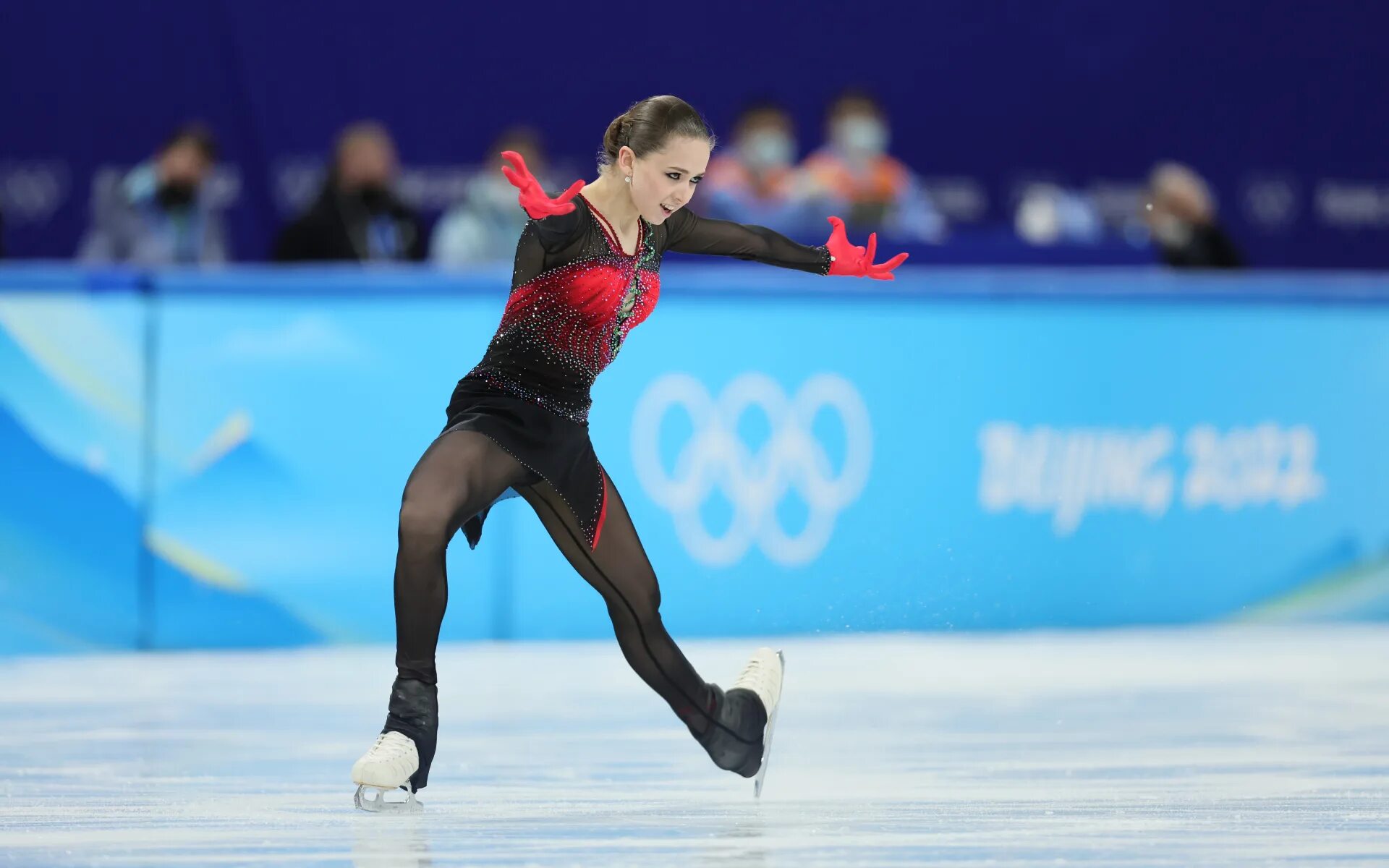 Валиева олимпийская чемпионка. Камила валиева фигурное катание 2022. Камила фигуристка 2022. Валиева олимпийская чемпионка. Ои 2022 фигурное катание камила валиева.