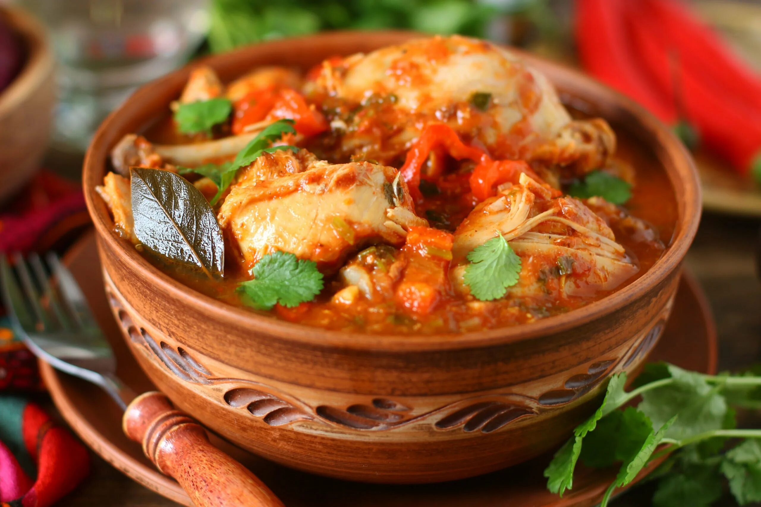 Курочка чахохбили. Грузинская кухня чахохбили. Чахохбили по грузински. Грузинский чахохбили. Чахохбили грузия.