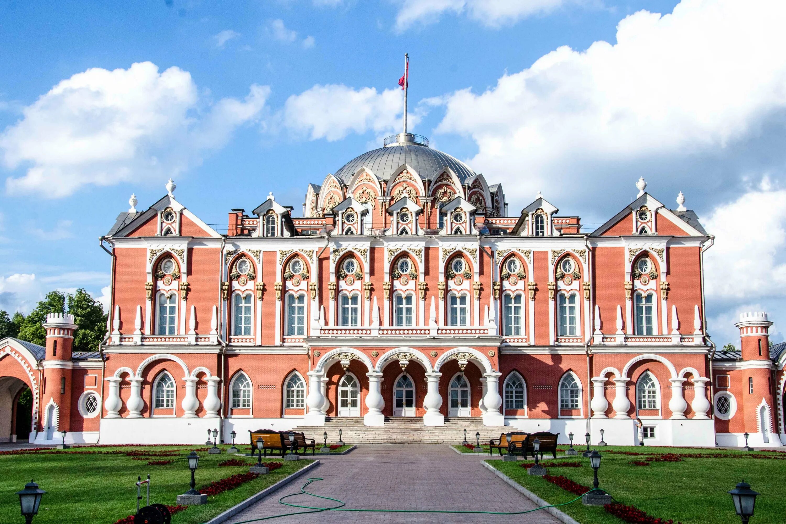 Петровский путевой дворец концерты. Петровский путевой дворец в Москве. Петровский путевой дворец Казаков. Петровский дворец Баженов. Петровский путевой дворец в Москве (1776–1780)..