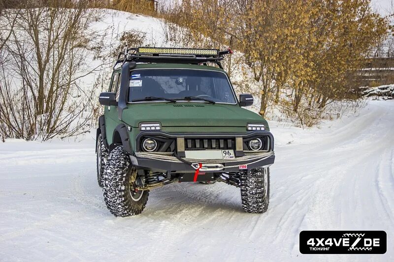 Ваз 2121 для охоты. Сервис тюнинг нивы. Тюнинговая нива 2121. Тюнингованная нива 2121. Нива бронто раптор.