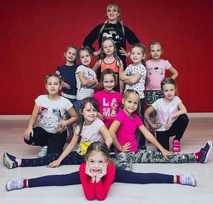 Школа танцев череповец. Современные танцы для детей школа metro. Дэнсмастерс школа танцев. Находка танцы. Метро дэнс смоленск маяк.