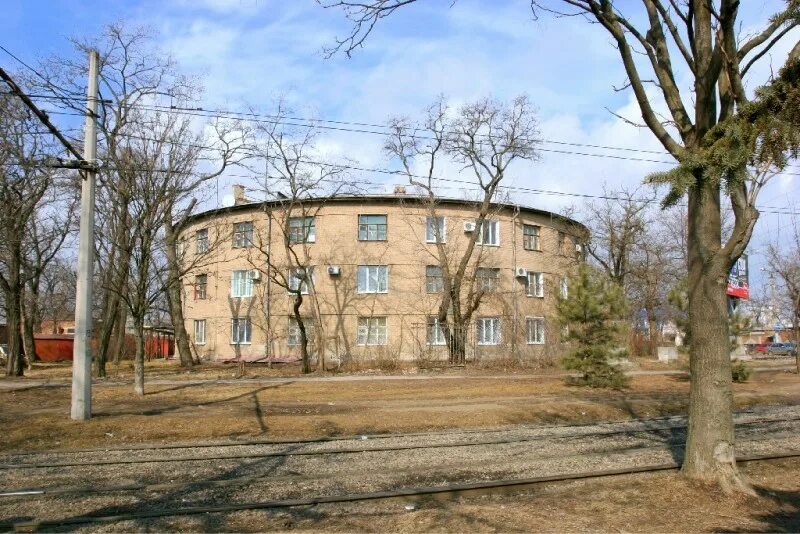 Круглый дом таганрог. Таганрог александровская 107. Круглый дом таганрог. Дом-подкова иваново. Круглый дом таганрог достопримечательности таганрога.