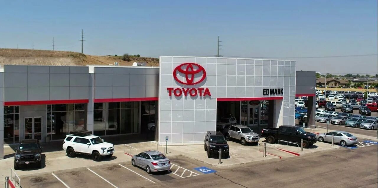 Тойота картинки компании. Toyota dealership. Toyota aurora 1995. Toyota service. Jeep dealership winston salem.