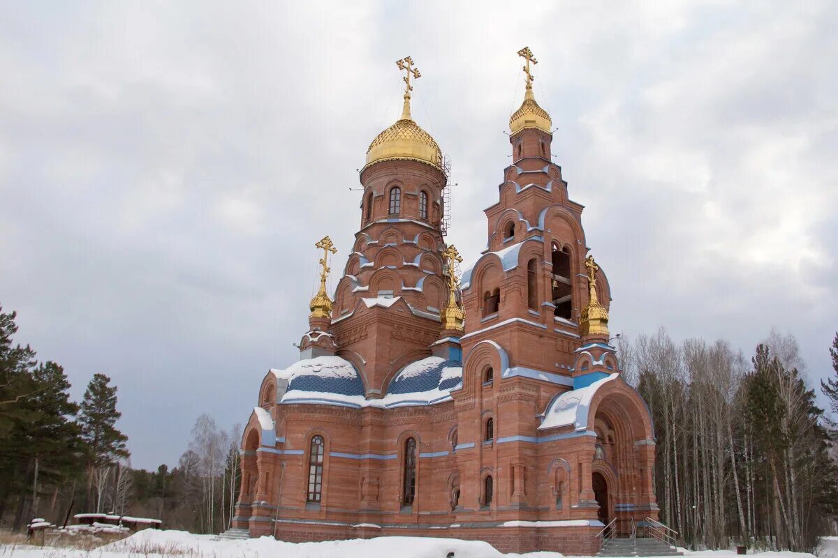 В красноярском крае храмы. Храм Воскресения Христова Подгорный Красноярский край. Храм в п Подгорный Красноярский край. Храм в поселке Подгорное Красноярского края. Воскресенский храм Красноярск.