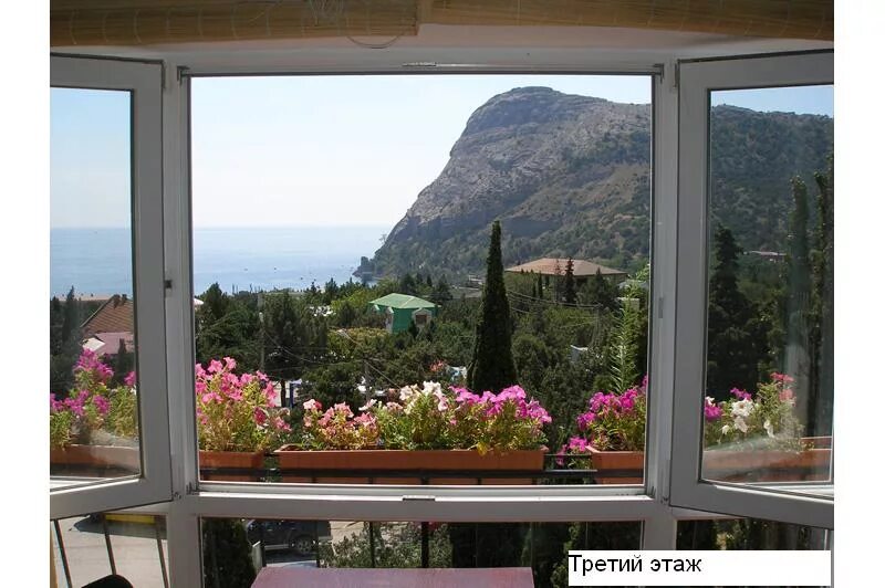 Пластиковые окна в крыму. Окна симферополь. Квартира с видом на море и горы. Окна крыма. Завод пластиковых окон в крыму окошки 82.