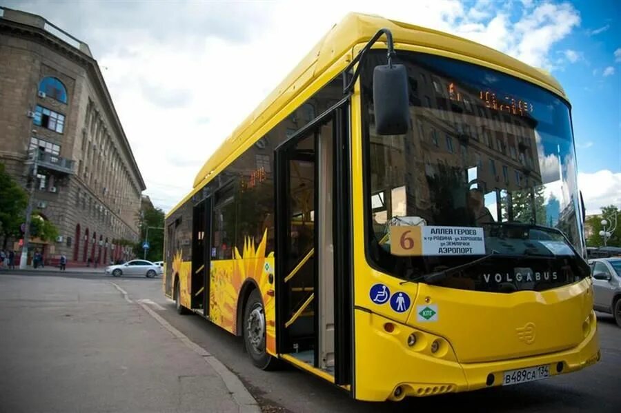 Автобусы волгоград телефон. Автобус Волгоград. Новые автобусы в Волгограде. Автобусы с жёлтыми элементами. Фиат автобус городской.
