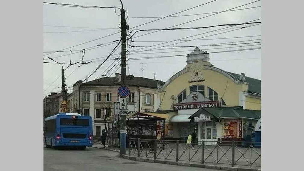 Бежицкий универмаг брянск. Бежицкий рынок продуктовый павильон. бежицкий рынок брянск. остановка бежицкий рынок брянск. бежецкий рыно остановка.