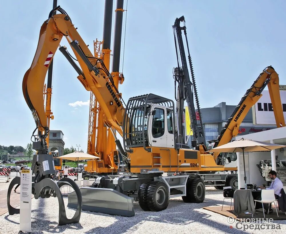 Перегружатель либхер. Liebherr 924 перегружатель. liebherr 944 перегружатель. либхер 934 перегружатель. перегружатель металлолома либхер.