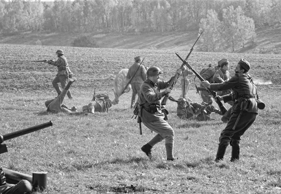 Военная последний бой. Последний бой. Последний бой в Великой Отечественной. Последний бой картинки.