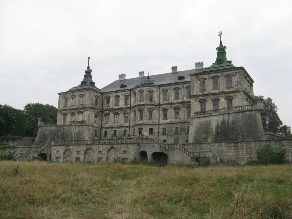 Castle farms. Castle farms. Замок корень. ). Бельмонте.