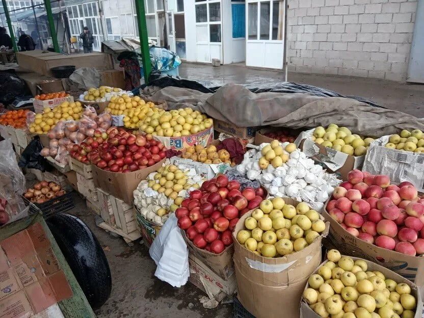 Погода в гиссар на месяц. Фруктовый рынок Таджикистан. Душанбе Гиссар. Гиссар рынок. Картошка в Таджикистане.