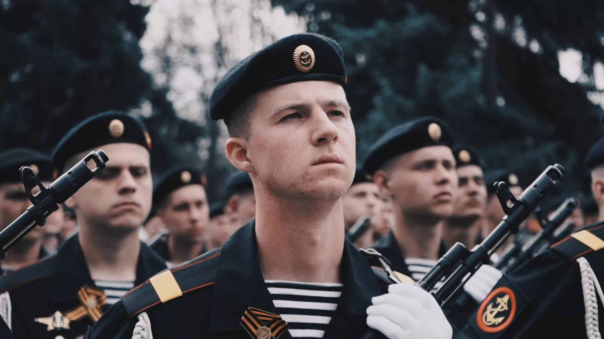Струна морпех на параде