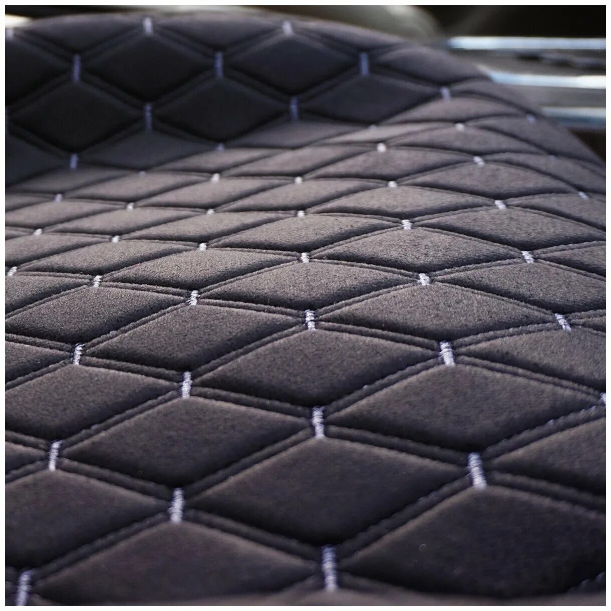 стёганое полотно. стеганный велюр отьпроизводителя. черная стеганая ткань. Aurora 54a велюр стежка. красный велюр.