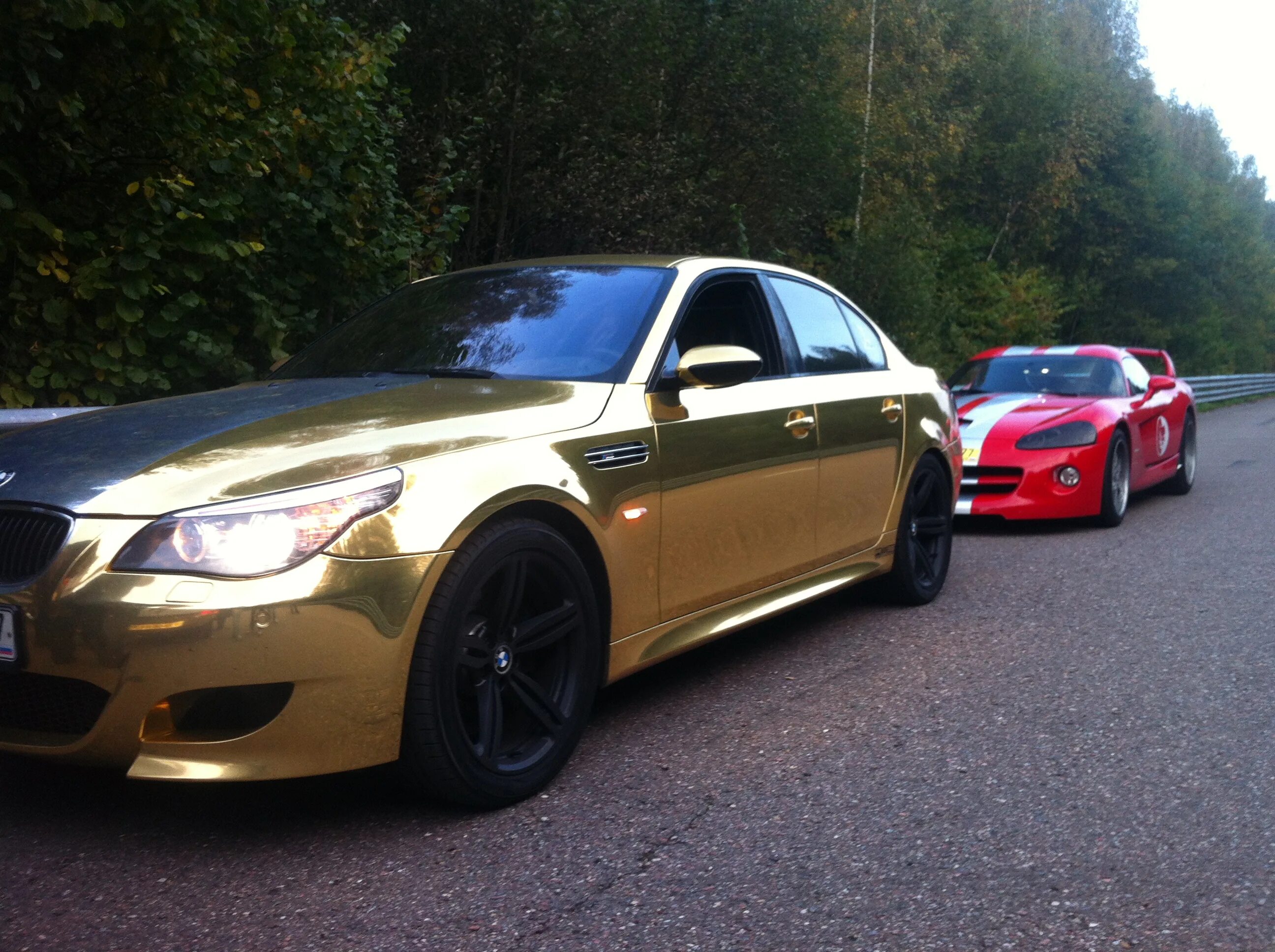 Золотая м5. BMW m5 Gold. BMW m5 e60. БМВ м5 е60 Золотая. BMW m5 e60 Gold.