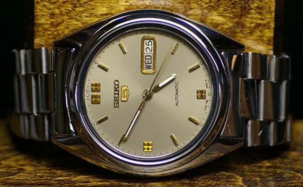 Сейко автоматик. Seiko 5 Automatic Vintage. Seiko 5 1990. Seiko 61a 21 Jewels. Часы Seiko 5 Automatic.