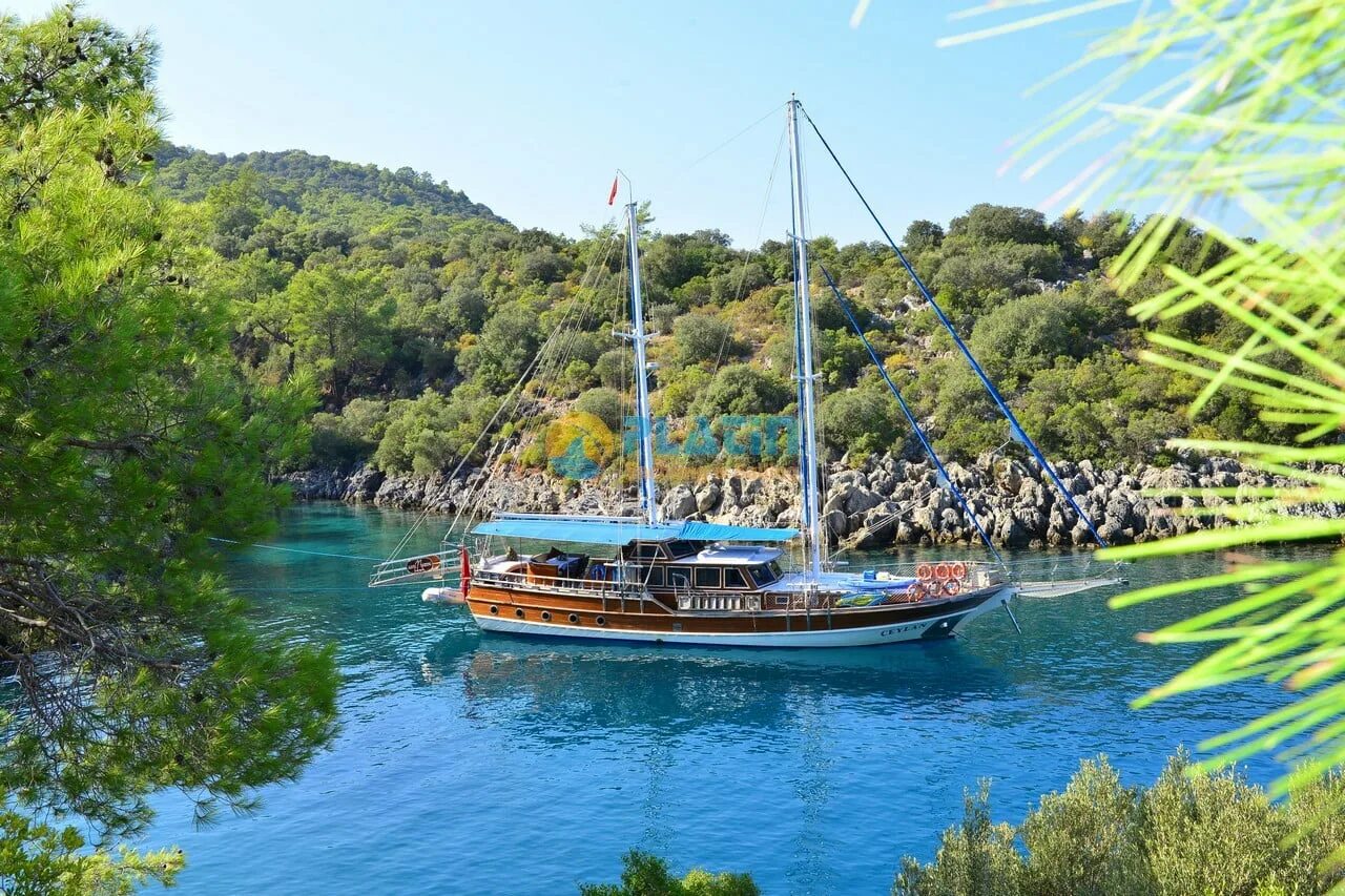 Остров кекова турция. Кемер адрасан. Fethiye boat tour. Пиратский корабль мармарис. Бодрум яхты.