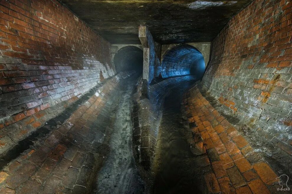 подземные речки. канализация неглинка. река ржавка в нижнем новгороде. подземная река пресня. канализационный коллектор.