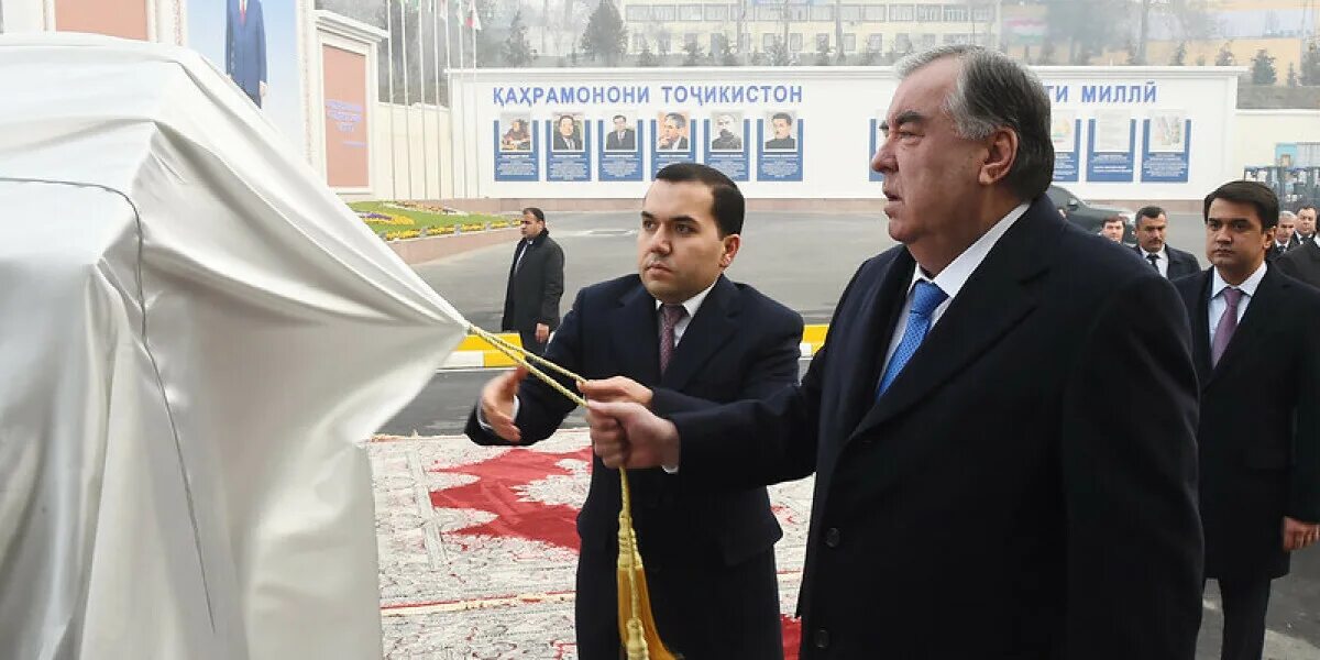 20 душанбе. Президент таджикистана 2025. эмомали рахмон министерство промышленности и новых технологий. суханҳои эмомали рахмон. мэр душанбе таджикистана.