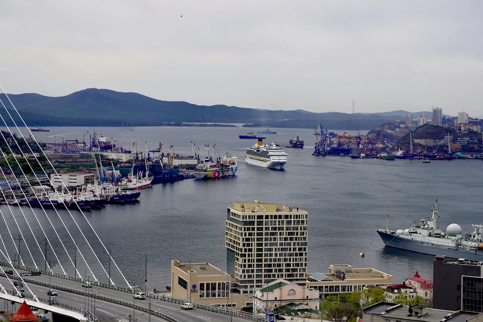 Какое море во владивостоке. Японское море владивосток. морской владивосток. морская столица на дальневосточном.
