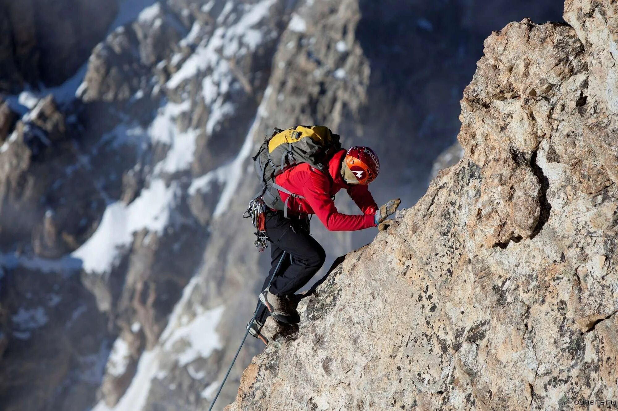 Бенуа Шаму альпинист. Альпинизм. Гора и скалолаз. Горы альпинизм. Rock climbing is the most dangerous