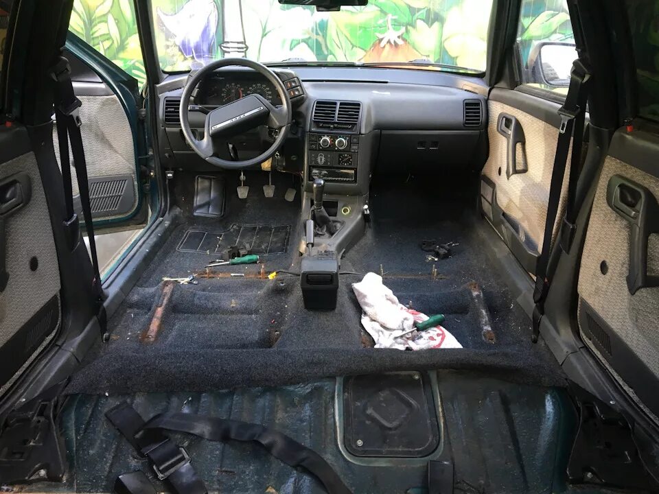 Разборка салона закончена. - Honda Legend (KA8), 3,2 л, 1992 года кузовной ремон