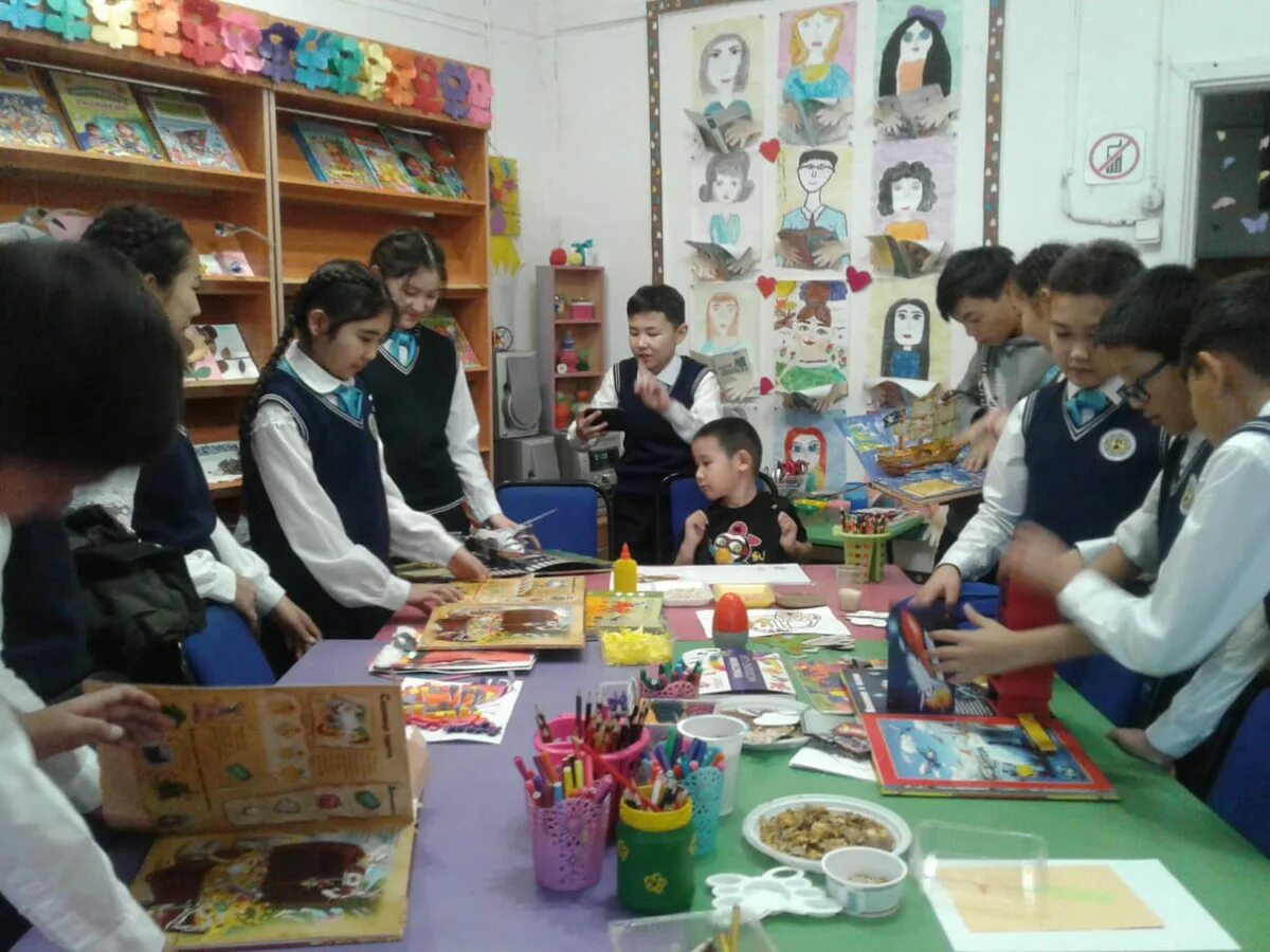 Академик радлов. Золотая книга молодежи костанайской области. Алтын кітап. Книга казахи. Павлодарский педагогический университет имени «әлкей марғұлан» лого.