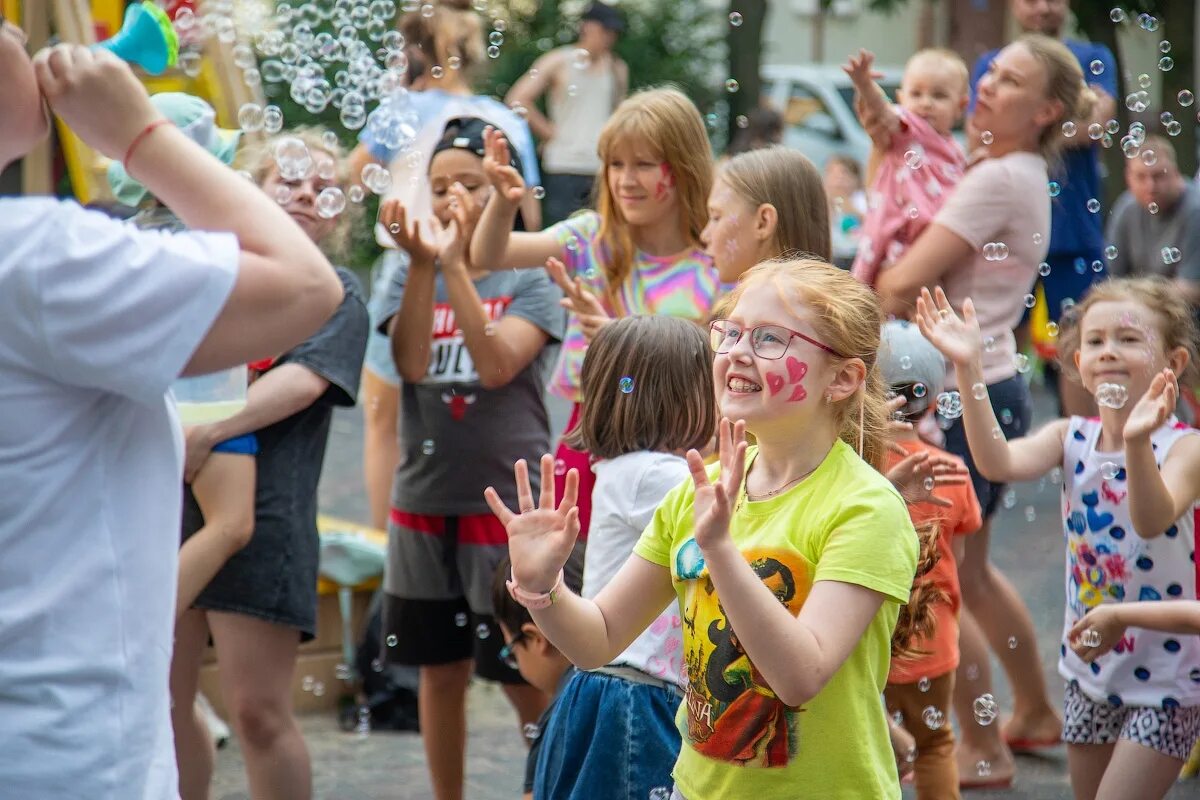 Выступать на празднике. Праздник концерт. Праздничное выступление. Массовые мероприятия. Выступать на празднике.