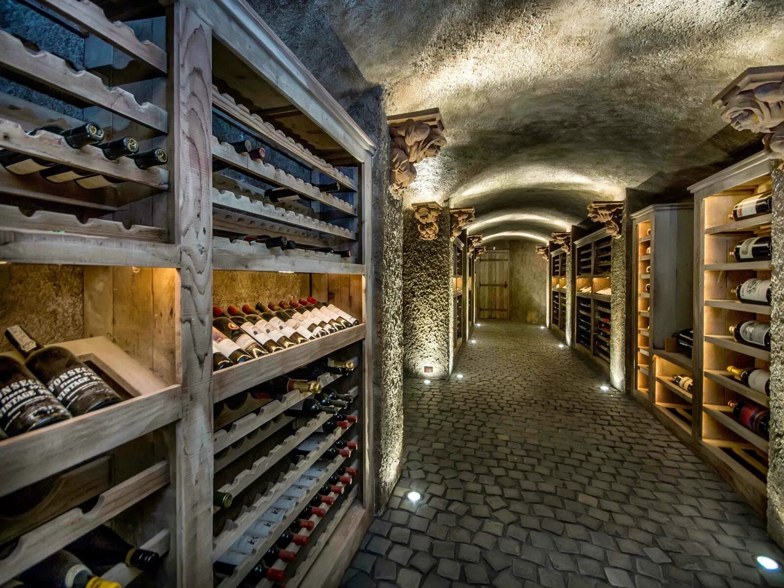 Старый погреб. Средневековый погреб. Подвалы зданий. Подвалы старинных домов. Подвалы зданий.